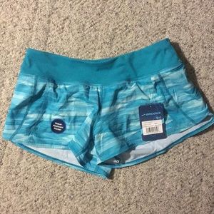 NWT Brooks Chaser 3” shorts Small